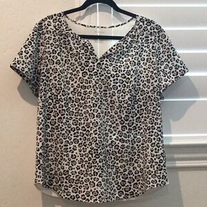 Van Heusen Black and Brown Leopard print Short Sleeve Blouse, size xl